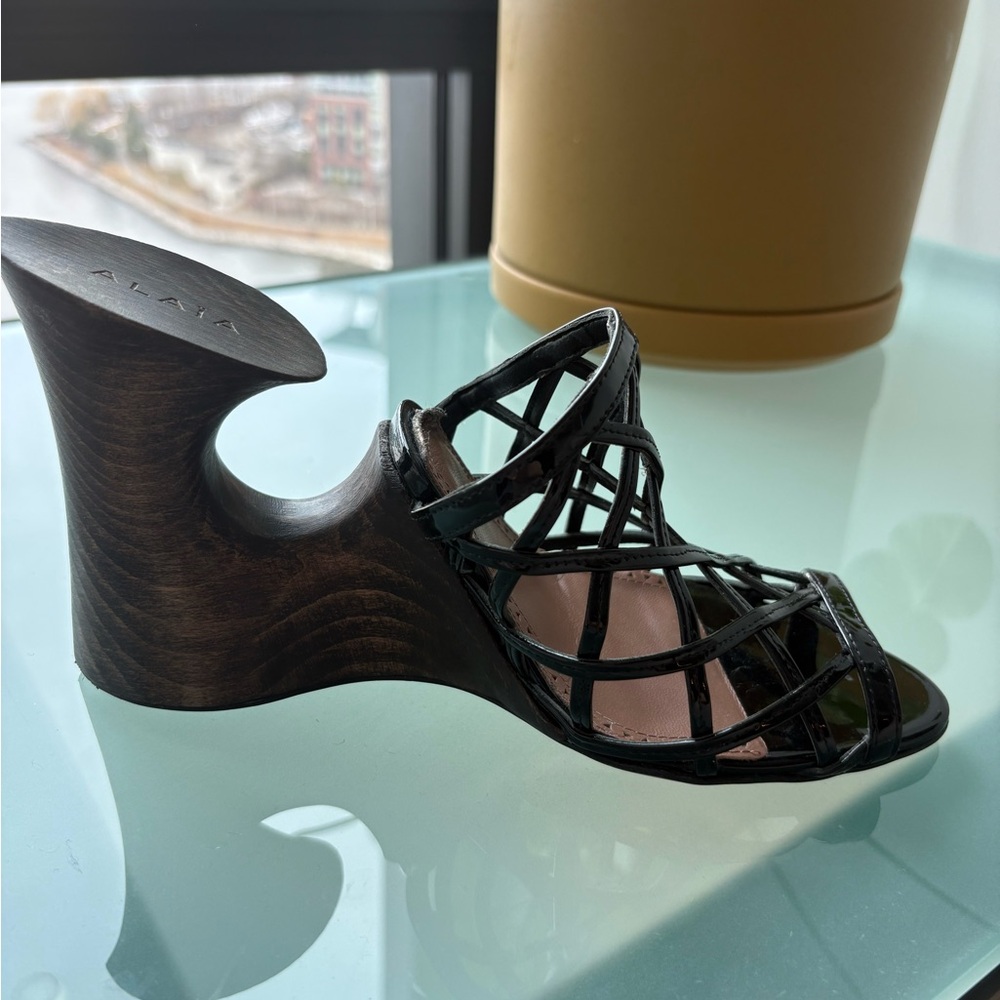 Alaia La Sculpture Wedges